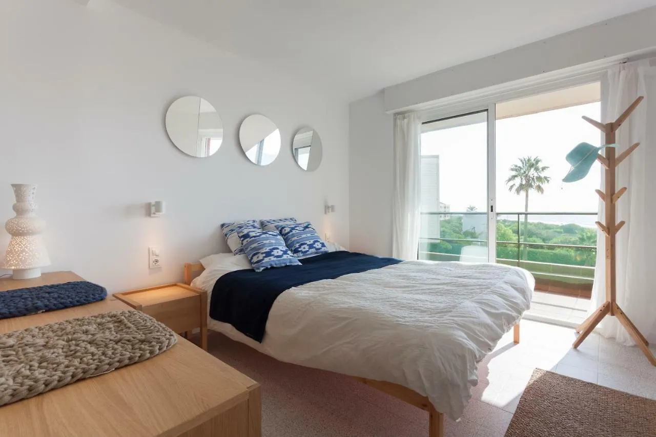 Gava Mar- Castelldefels Beachfront Apartment- Direct Access To The Beach